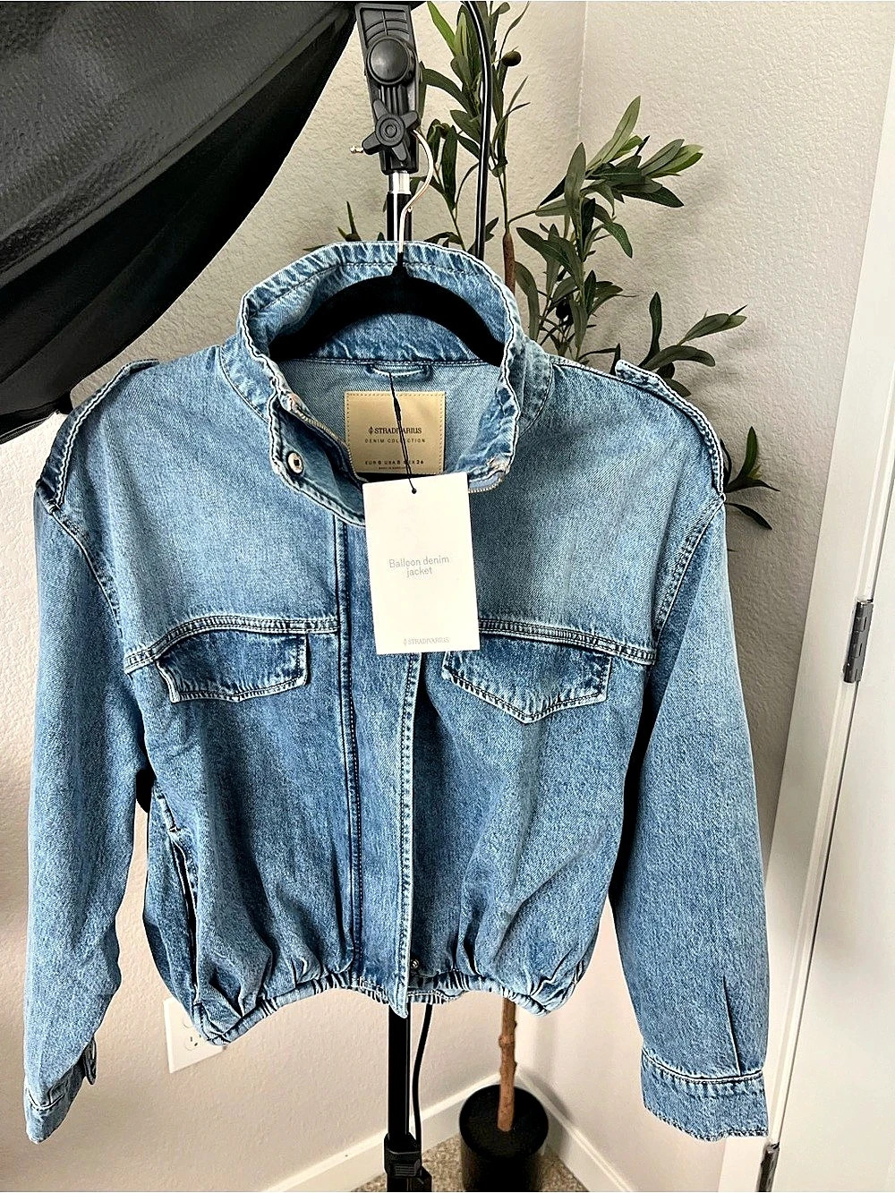 Stradivarius Balloon Fit Denim Jacket Light Blue Size 4